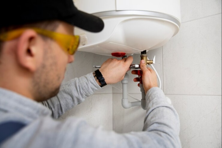 Troubleshooting Water Heater Leaking From The Bottom In Marshalltown 1 water heater
